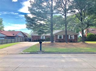 205 Gawf Ln, Muskogee, OK 74403