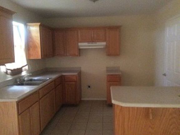 5th image of 1516 Res St