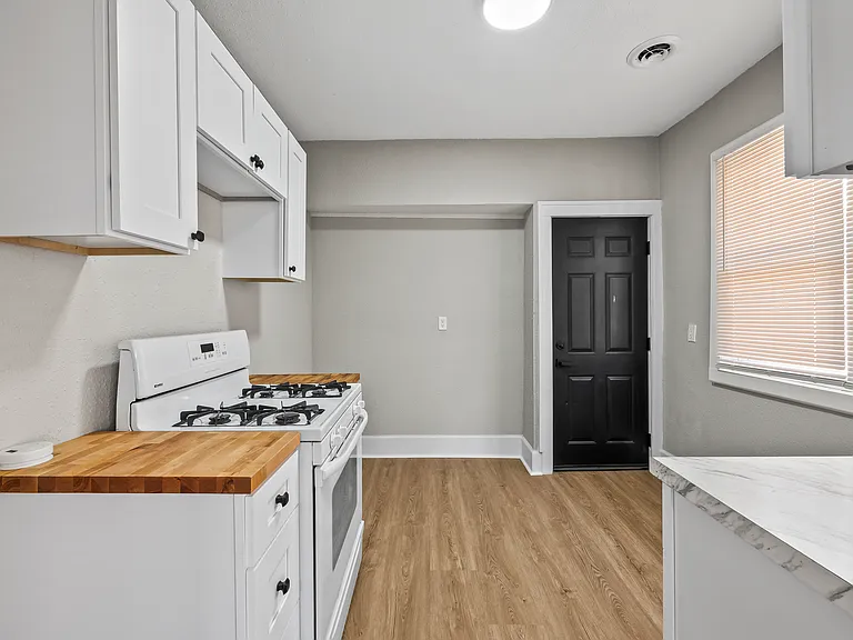2254 Taylor St #2 — Photo 14