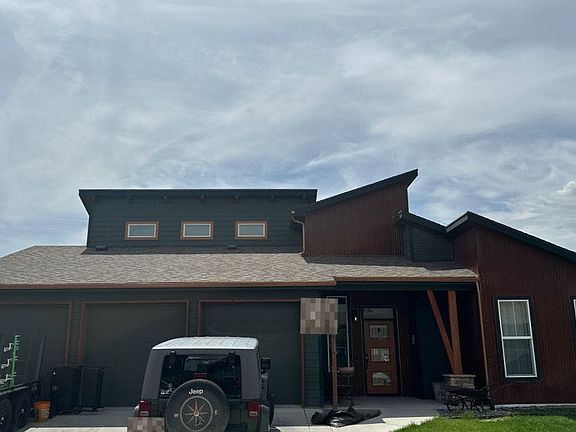 2nd image of 2489 Josefine Ln