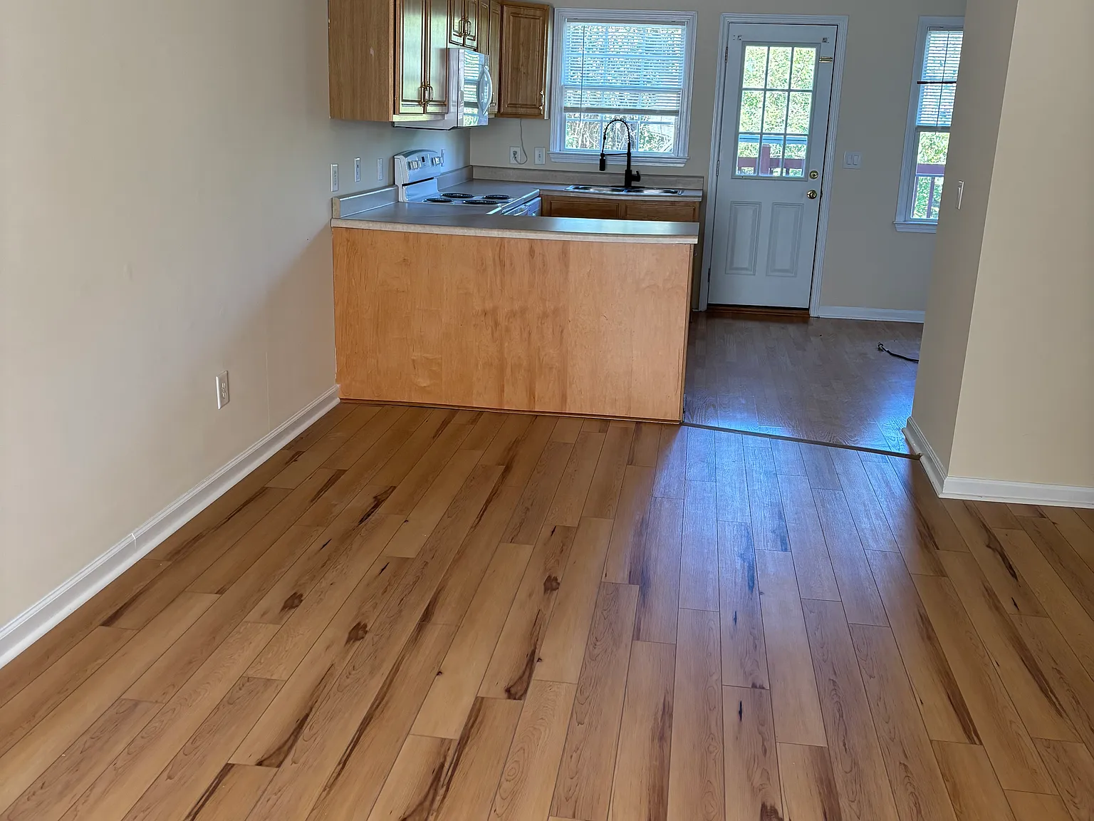 2 bed, 1270 sqft, $1,400 — Photo 4