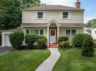 1556 Oxford Rd, Wantagh, NY 11793