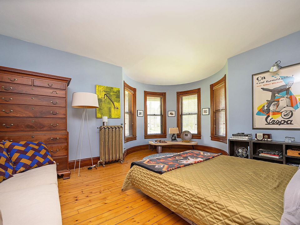 25th image of 154 Boynton Avenue