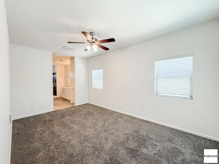 1741 W Pollack St — Photo 24