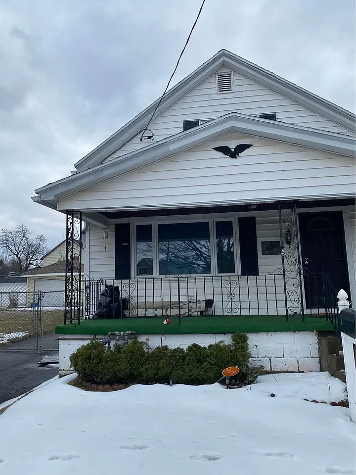 4 bed, 1086 sqft, $1,600 — Photo 1
