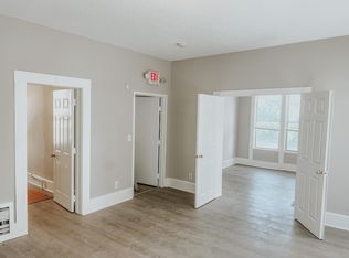 947 N 17th St, Milwaukee, WI 53233