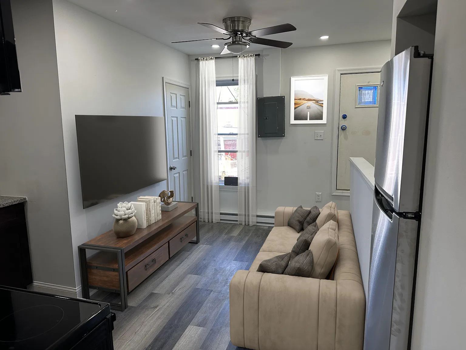 1 bed, 600 sqft, $1,100 — Photo 2