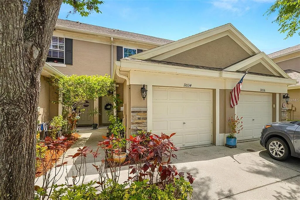 2 bed, 1.5 bath, 1272 sqft, $2,150 — Photo 1