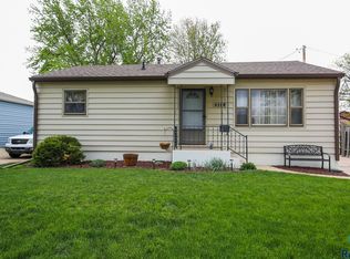 3112 S Glendale Ave, Sioux Falls, SD 57105