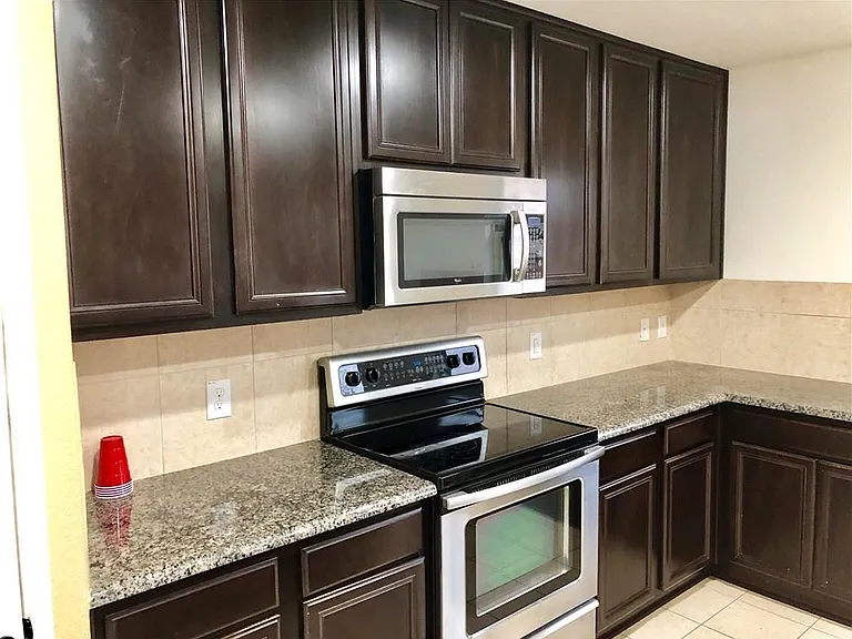 5716 Sapphire Pool Trl — Photo 10