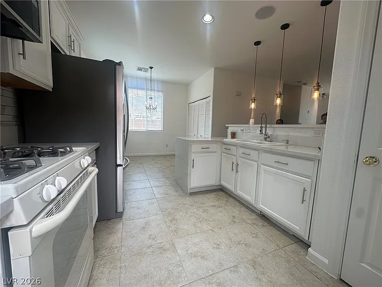 4135 Sparrow Rock St — Photo 3
