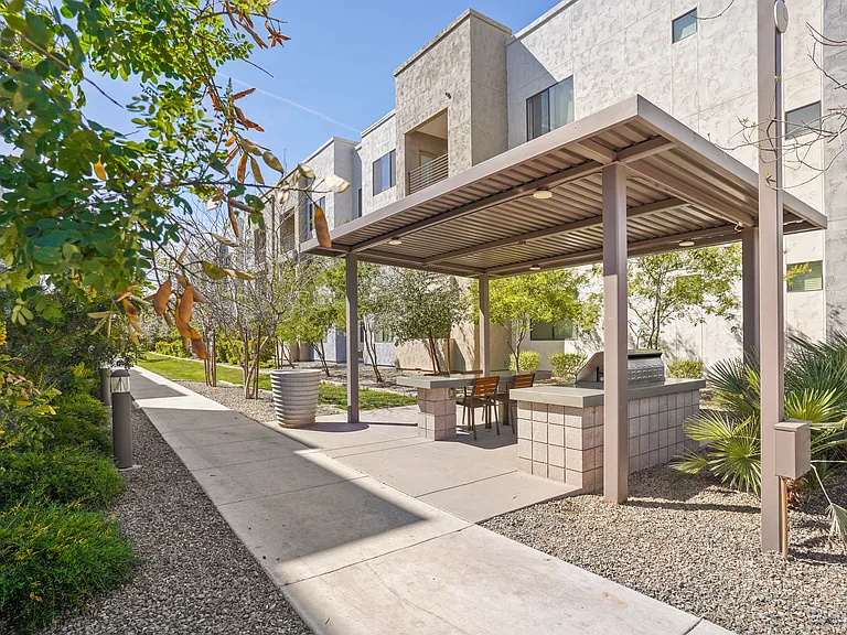 Parc South Mountain — Photo 13