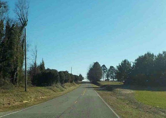 5th image of 510 Mount Stanley Rd