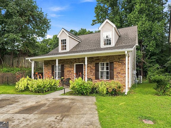 3rd image of 105 Twin Pines Ct