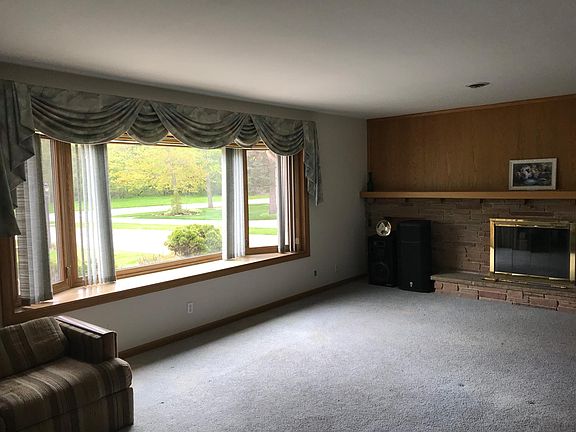 4th image of 1206 Lake Dr