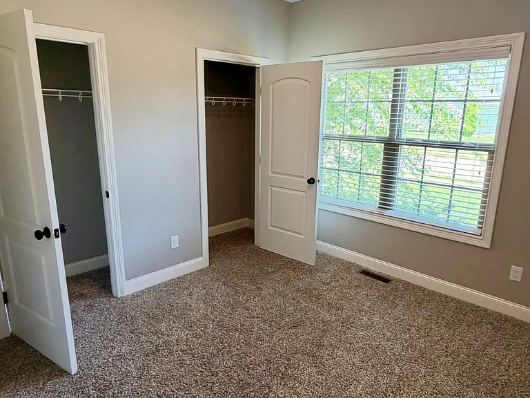 2651 Royal Ct — Photo 18