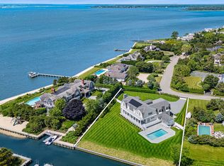 44 Club Ln, Remsenburg, NY 11960