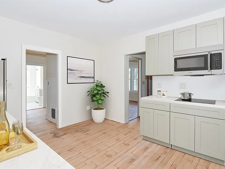 350 King St #1 — Photo 3