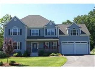 17 Rolling Hills Dr, Bellingham, MA 02019