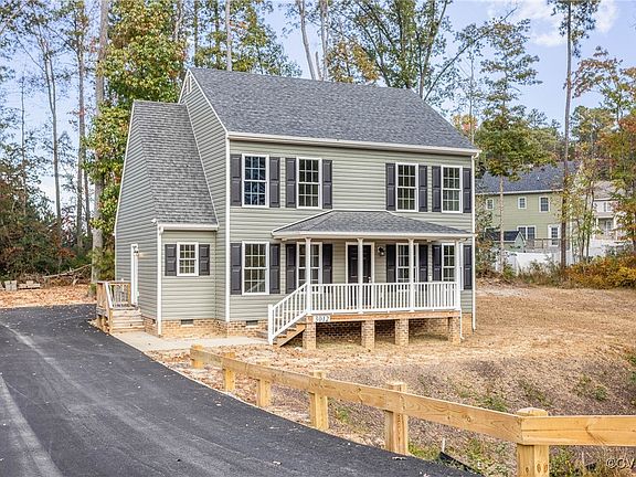 3rd image of 3012 Shady Hollow Cir