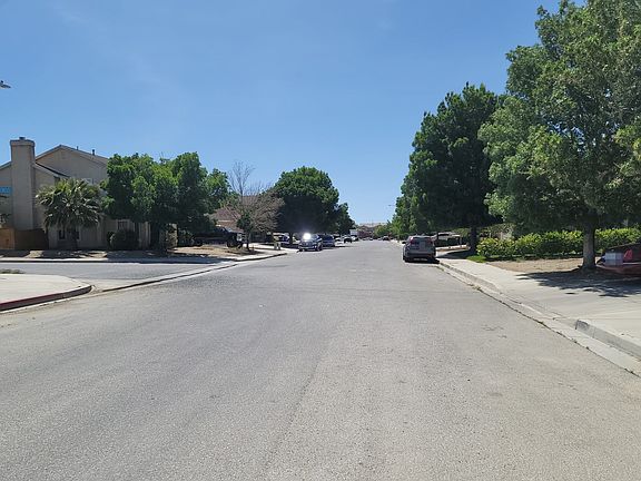 5th image of 14806 Rose Pl