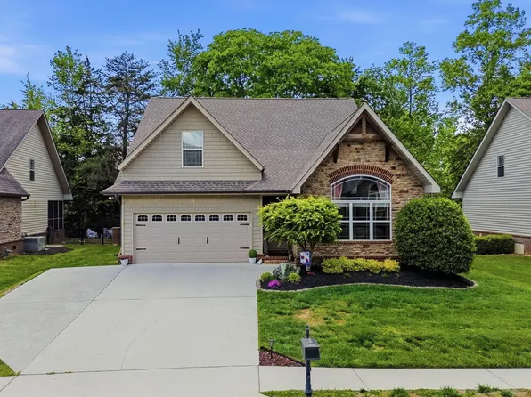 8309 Shoregate Ln, Knoxville, TN 37938