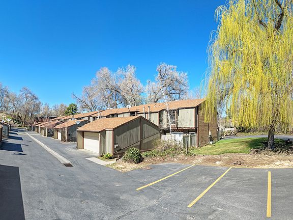 3rd image of 5489 Willow Ln