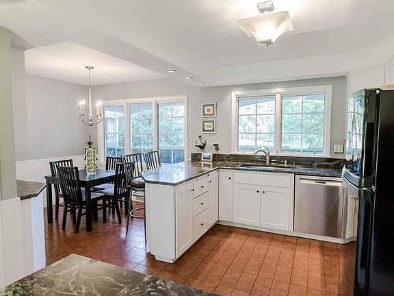 5th image of 32200 Gates Mills Blvd