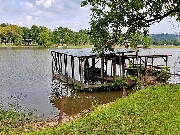3rd image of 642 Richardson Dr