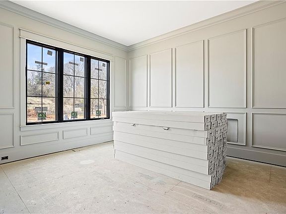 5th image of 487 Brookberry Farm Cir