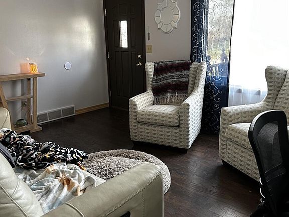 2nd image of 7312 Saratoga Ct