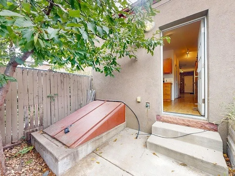 2738 N Downing St — Photo 26