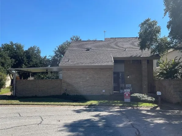 8201 Mountain Lake Cir, Fort Worth, TX 76179