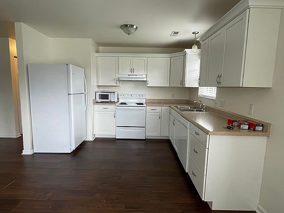 3rd image of 222 S Shanks St