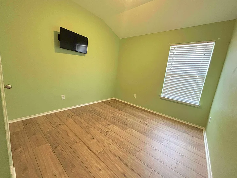 209 Moonlight Dr — Photo 17