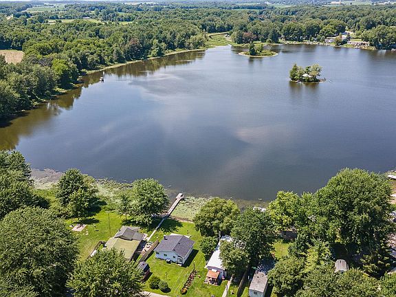 5th image of 462 Story Lake Dr