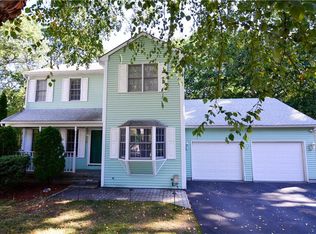 21 Beaver Creek Ct, Cranston, RI 02921