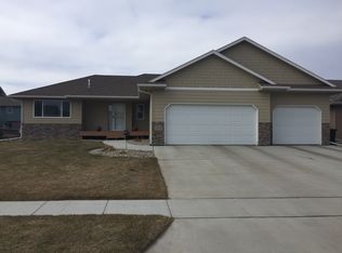 2909 S Lucerne Ave, Sioux Falls, SD 57106