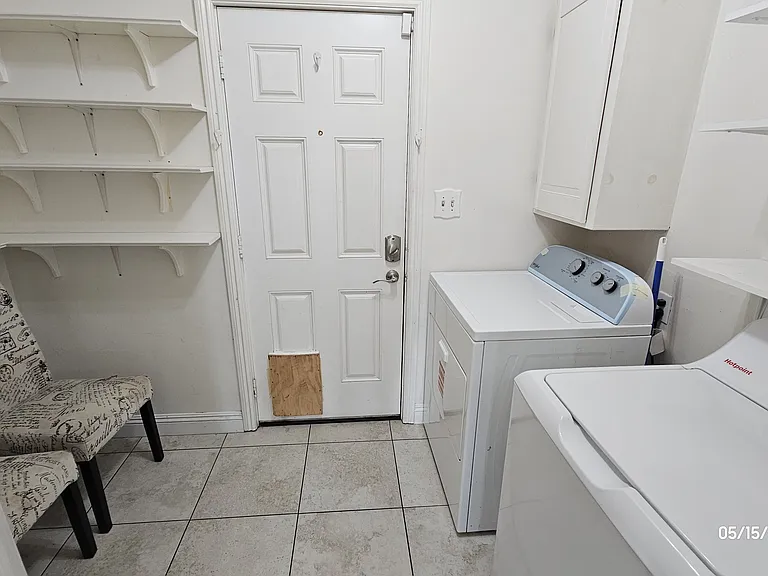 2451 Graydon Ave — Photo 14
