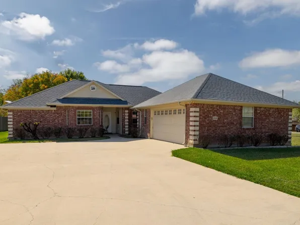 215 Runaway Bay Dr, Runaway Bay, TX 76426