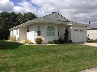 83 Trent Dr, Toms River, NJ