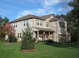 1022 Tarrant Dr, Fontana, WI 53125