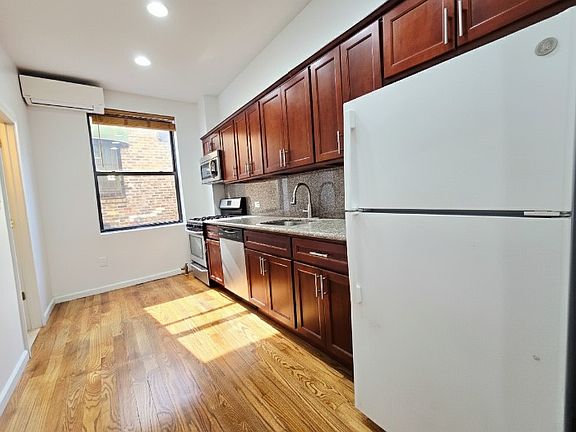 2nd image of 168 21st St #1E