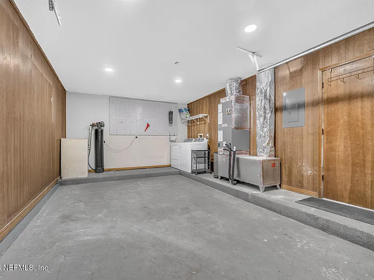 7526 Jasper Ave — Photo 13