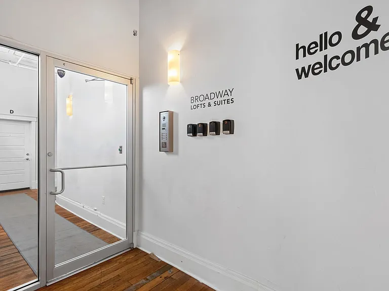 116 S Broadway St — Photo 19
