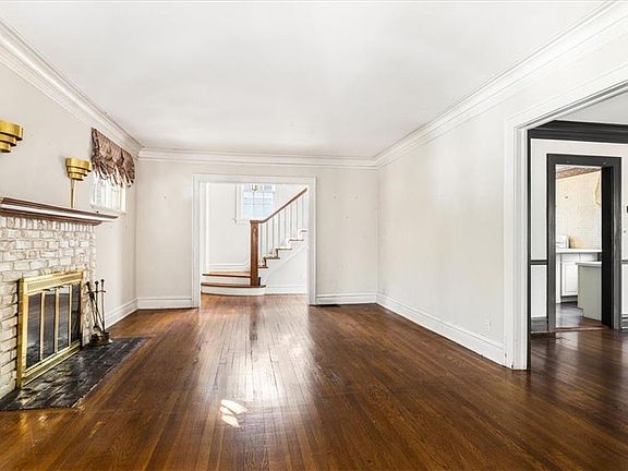 5th image of 2100 W 50th St