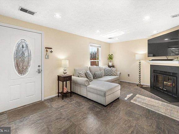 5th image of 19831 Larentia Dr