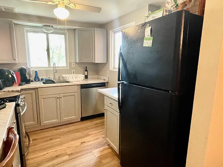 307 Walnut St #UPPER — Photo 9