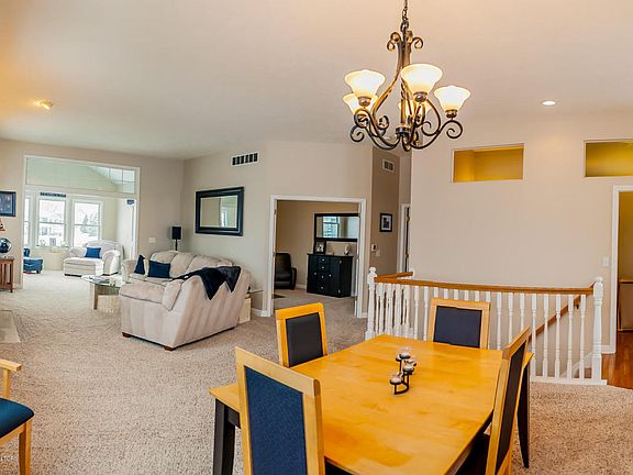 4th image of 10861 Canterbury Ln #16