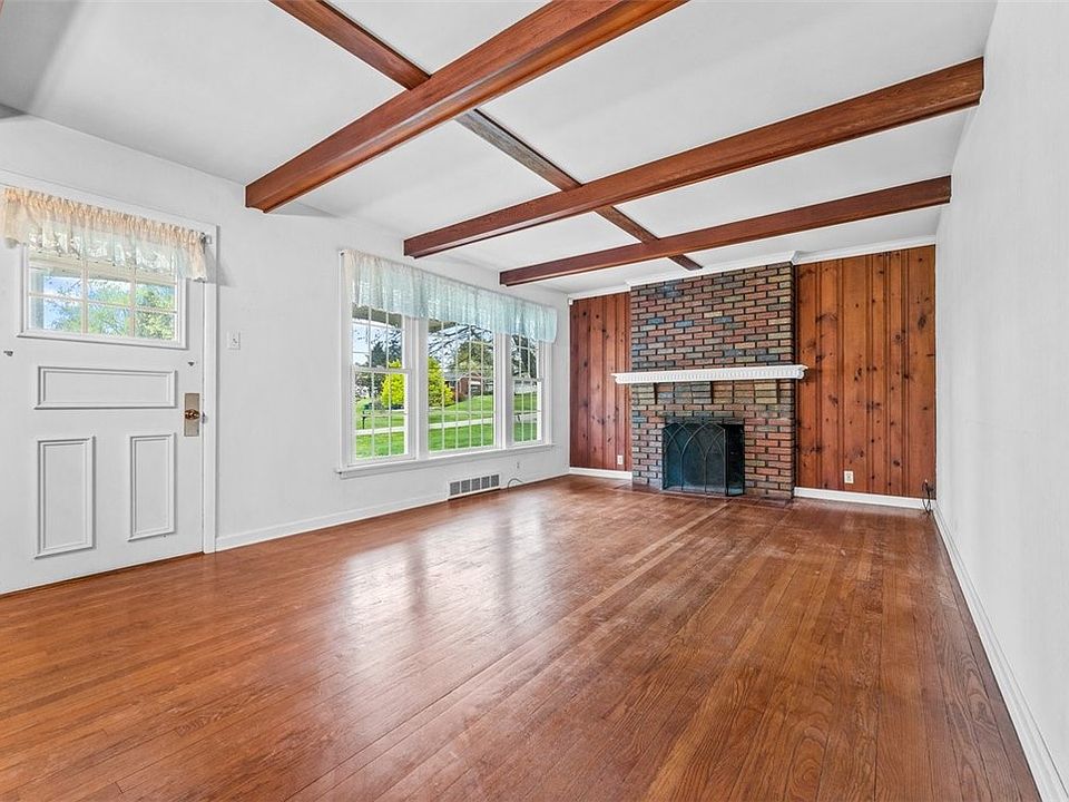 2nd image of 2417 Ridgewood Ct